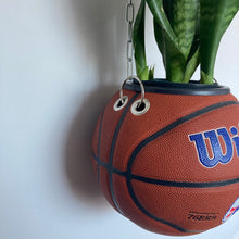 Charger l'image dans la galerie, deco-chambre-basket-nba-ballon-de-basketball-planter-pot-de-fleurs-wilson-76ers