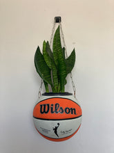 Charger l'image dans la galerie, deco-chambre-basket-nba-ballon-de-basketball-planter-wilson-orange-pot-de-fleurs