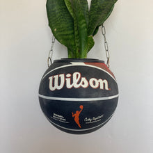 Charger l'image dans la galerie, deco-chambre-basket-nba-ballon-de-basketball-planter-wilson-pot-de-fleurs