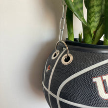Charger l'image dans la galerie, deco-chambre-basket-nba-ballon-de-basketball-planter-wilson-pot-de-fleurs