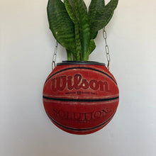 Charger l'image dans la galerie, deco-chambre-basket-nba-ballon-de-basketball-planter-wilson-vintage-pot-de-fleurs-plante