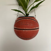 Charger l'image dans la galerie, deco-de-basket-decoration-nba-basketball-planter-ballon-de-basket-pot-de-fleurs-spalding-vintage