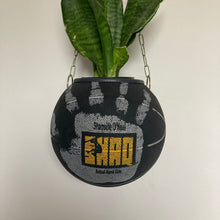 Charger l'image dans la galerie, decoration-basket-nba-shaquille-oneal-ballon-de-basketball-planter-deco-pot-de-fleurs