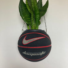 Charger l'image dans la galerie, decoration-basket-nba-sneakers-room-ballon-de-basketball-planter-pot-de-fleurs-nike
