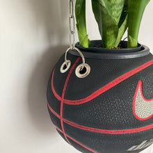 Charger l'image dans la galerie, decoration-basket-nba-sneakers-room-ballon-de-basketball-planter-pot-de-fleurs-nike