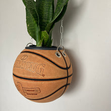 Charger l'image dans la galerie, decoration-basket-nba-spalding-ballon-de-basketball-planter-deco-pot-de-fleurs