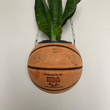 Charger l'image dans la galerie, decoration-basket-nba-spalding-ballon-de-basketball-planter-deco-pot-de-fleurs