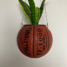 Charger l'image dans la galerie, decoration-basketball-ballon-de-basket-pot-de-fleurs-spalding