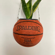 Charger l'image dans la galerie, ballon-de-basket-pot-de-fleurs-spalding-orange-vintage
