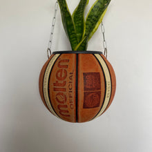 Charger l'image dans la galerie, decoration-basketball-deco-nba-plante-ballon-basket-molten-pot-de-fleurs