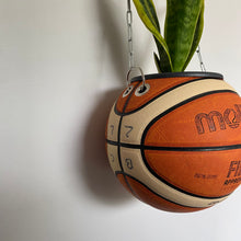 Charger l'image dans la galerie, decoration-basketball-deco-nba-plante-ballon-basket-pot-de-fleurs-molten