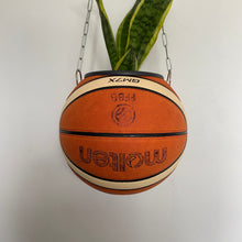 Charger l'image dans la galerie, decoration-basketball-deco-nba-plante-ballon-basket-pot-de-fleurs-molten