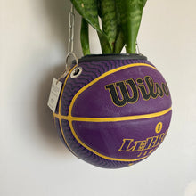 Charger l'image dans la galerie, decoration-basketball-planter-ballon-de-basket-los-angeles-lakers-pot-de-fleurs