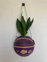Charger l'image dans la galerie, decoration-basketball-planter-ballon-de-basket-los-angeles-lakers-pot-de-fleurs