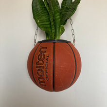 Charger l'image dans la galerie, decoration-de-basket-deco-nba-basketball-planter-ballon-de-basket-pot-de-fleurs-molten
