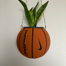 Charger l'image dans la galerie, ballon-de-basket-pot-de-fleurs-nike-classique