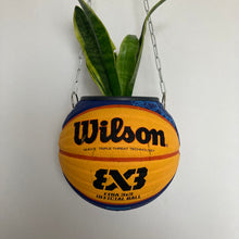 Charger l'image dans la galerie, decoration-de-basketball-ballon-de-basket-pot-de-fleurs-wilson-3x3