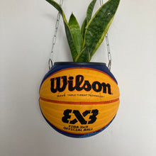 Charger l'image dans la galerie, decoration-de-basketball-ballon-de-basket-pot-de-fleurs-wilson-3x3