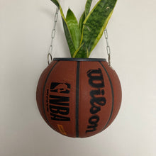 Charger l'image dans la galerie, decoration-de-basketball-ballon-de-basket-pot-de-fleurs-wilson-classique