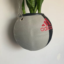 Charger l'image dans la galerie, decoration-nba-ballon-de-basket-adidas-vintage-pot-de-fleur-basketball-planter