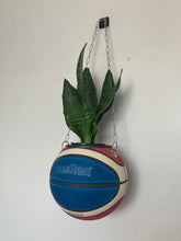 Charger l'image dans la galerie, decoration-nba-ballon-de-basket-molten-pot-de-fleur-basketball-planter