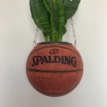Charger l'image dans la galerie, decoration-nba-ballon-de-basket-spalding-pot-de-fleur-basketball-planter