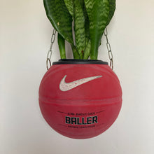 Charger l'image dans la galerie, decoration-nba-basket-sneakers-room-ballon-de-basketball-planter-pot-de-fleurs-original-nike