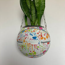 Charger l'image dans la galerie, decoration-nba-sneakers-room-ballon-de-basketball-planter-pot-de-fleurs-wilson