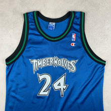 Charger l'image dans la galerie, maillot-de-basket-champion-vintage-timberwolves-gugliotta-24-nba