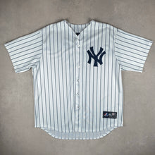 Charger l'image dans la galerie, maillot-new-york-yankees-majestic-chemise-mlb-baseball-vintage-ny-jeter-1