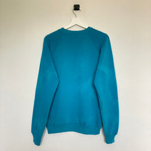 Charger l'image dans la galerie,     pull-vintage-homme-oversize-turquoise-made-in-usa