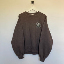 Charger l'image dans la galerie, sweat-vintage-homme-university-oversize-marron-imprime