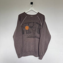 Charger l'image dans la galerie, sweat-vintage-marron-homme-et-femme-oversize
