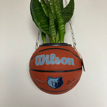 Charger l'image dans la galerie, decoration-basketball-planter-ballon-de-basket-wilson-grizzlies-pot-de-fleurs-original