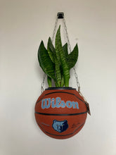 Charger l'image dans la galerie, decoration-basketball-planter-ballon-de-basket-wilson-grizzlies-pot-de-fleurs-original