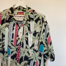 Charger l'image dans la galerie, chemise-aloha-a-fleurs-homme-vintage-multicolore