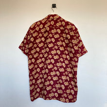 Charger l'image dans la galerie, chemise-hawaienne-a-fleurs-homme-bordeaux