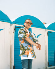 Charger l'image dans la galerie, chemise hawaienne colorée à fleurs et à motifs homme