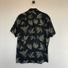 Charger l'image dans la galerie, chemise-hawaienne-homme-a-fleurs