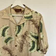 Charger l'image dans la galerie, Chemise hawaïenne à fleurs 100% soie