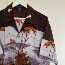 Charger l'image dans la galerie, chemise-hawaienne-homme-asiatique
