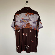 Charger l'image dans la galerie, chemise-hawaienne-homme-asiatique