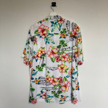 Charger l'image dans la galerie, chemise-hawaienne-homme-blanche