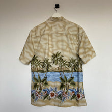 Charger l'image dans la galerie, chemise-hawaienne-homme-coloree-fleurs-et-palmiers