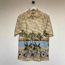 Charger l'image dans la galerie, chemise-hawaienne-homme-coloree-fleurs-et-palmiers