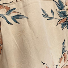 Charger l'image dans la galerie, chemise-hawaienne-homme-en-soie-jaune