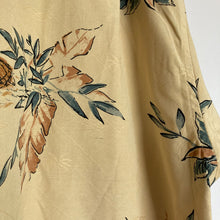 Charger l'image dans la galerie, chemise-hawaienne-homme-en-soie-jaune