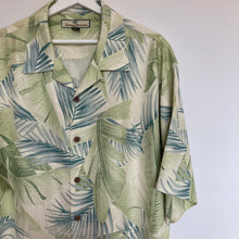 Charger l'image dans la galerie, chemise-hawaienne-homme-en-soie-tommy-bahama