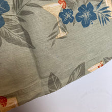 Charger l'image dans la galerie, chemise-hawaienne-homme-a-fleurs-en-lin