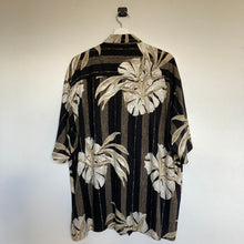 Charger l'image dans la galerie, chemise-hawaienne-homme-noire-et-blanche